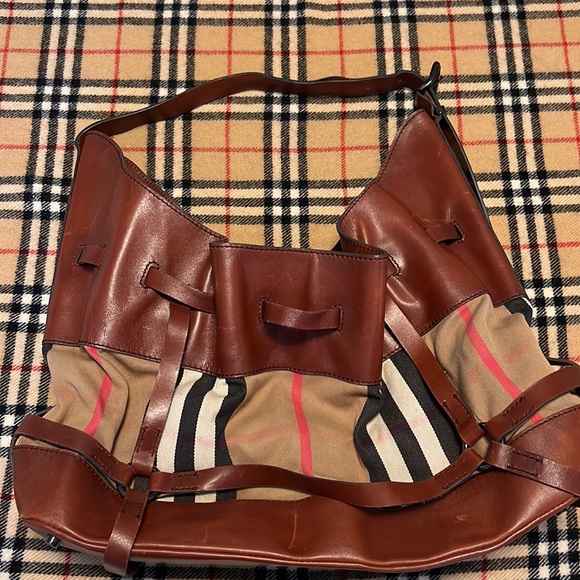 COPY - Burberry handbag ( read description) - Picture 7 of 16
